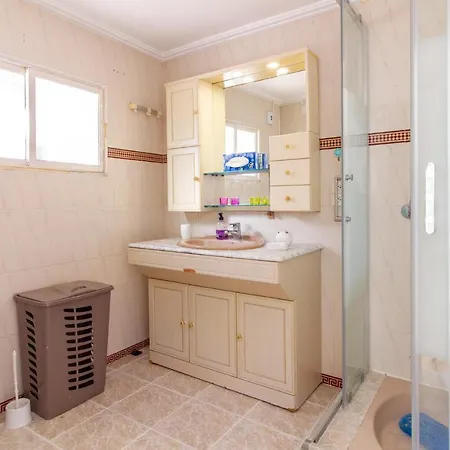 Holiday home Stunning In With Wifi Torrevieja